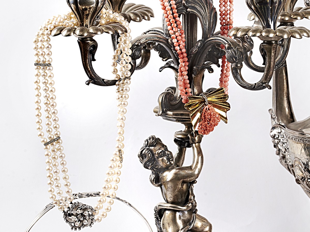 Gioielli, argenti, orologi, cammei e miniature