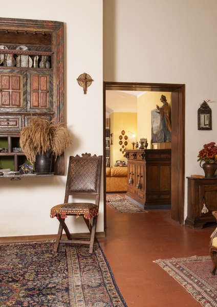 Arredi, dipinti ed oggetti d'arte da una dimora sulle colline fiorentine